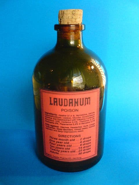https://cdn.gdch.de/prod/Op2_Laudanum_Flasche_30438ba6ba.jpg