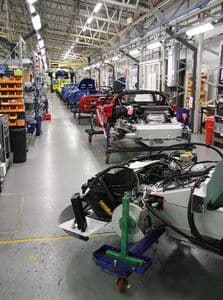 https://cdn.gdch.de/prod/csm_Karosseriefertigung_Autoindustrie_Wikipedia_a853bbf076_d7e0de4547.jpg