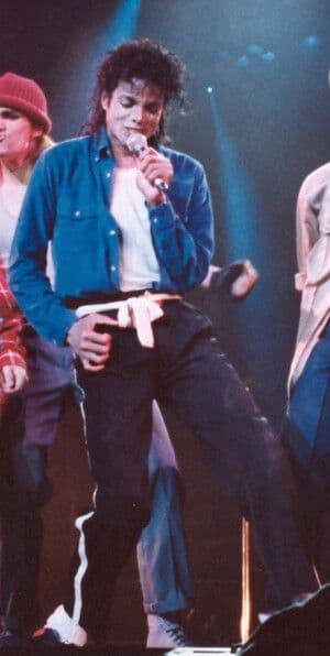 https://cdn.gdch.de/prod/csm_Michael_Jackson_3_e4fff8d0f4_ef2800fb5a.jpg
