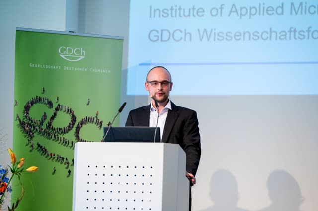 https://eu-central-1.graphassets.com/Aype6X9u2QGewIgZKbFflz/ZKKzcGRZTfminUlgLD5G