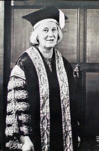https://cdn.gdch.de/prod/csm_Abb4_Dorothy_Hodgkin_0468967e16_1af6d46127.jpg