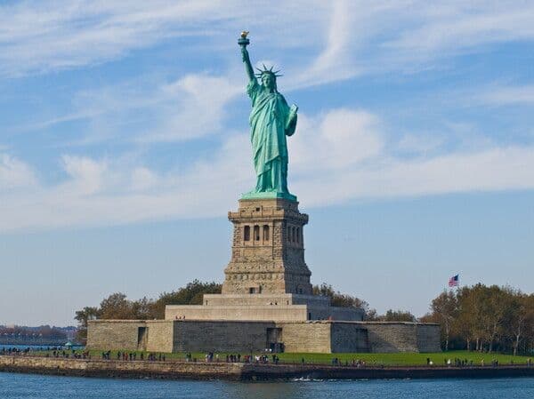 https://cdn.gdch.de/prod/csm_Cu_Abb5_Statue_of_Liberty_NY_f85dcc8f07_67ec1894fb.jpg